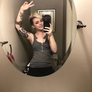 Meet your Posher, Becca